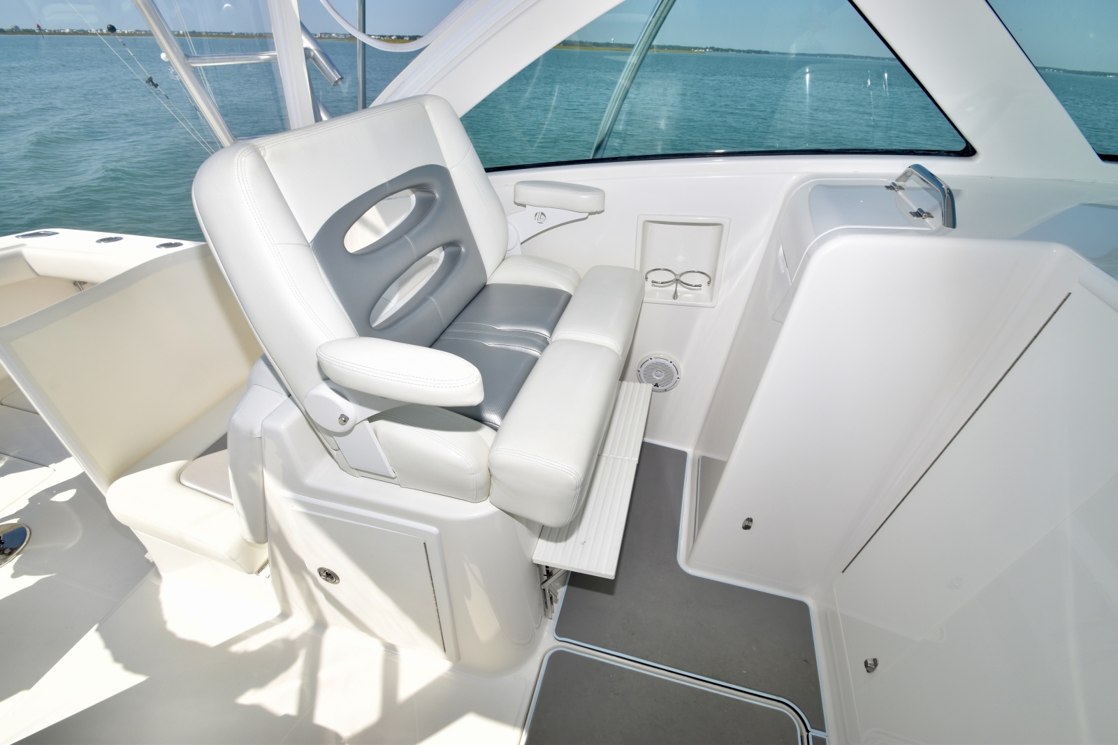 2018 Albemarle 29 Express