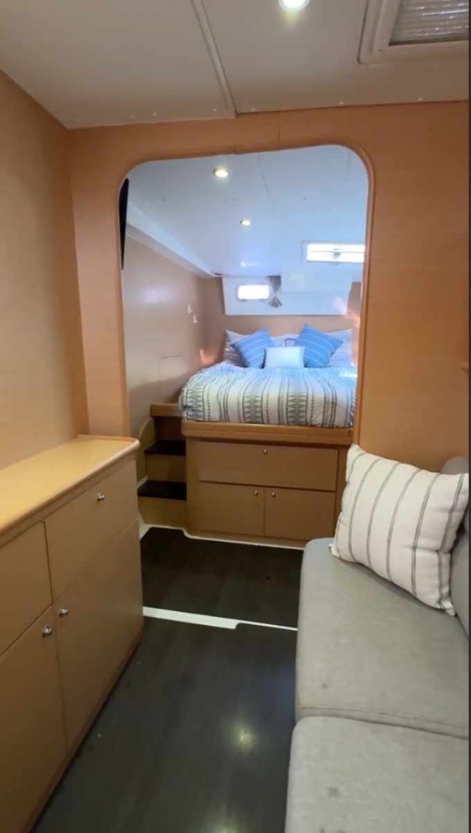 2014 Lagoon 421