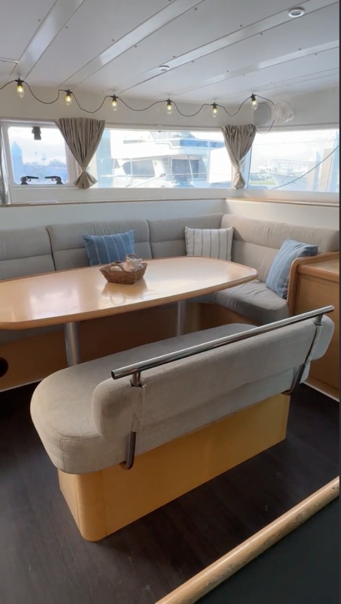 2014 Lagoon 421