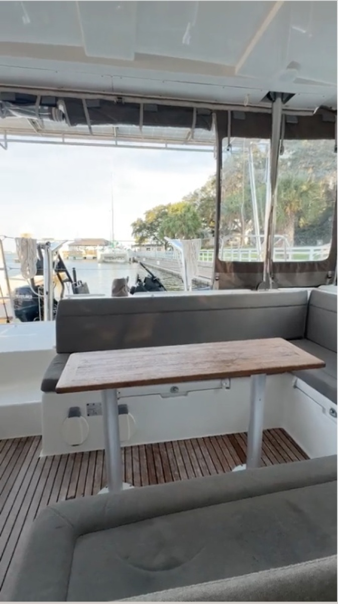 2014 Lagoon 421