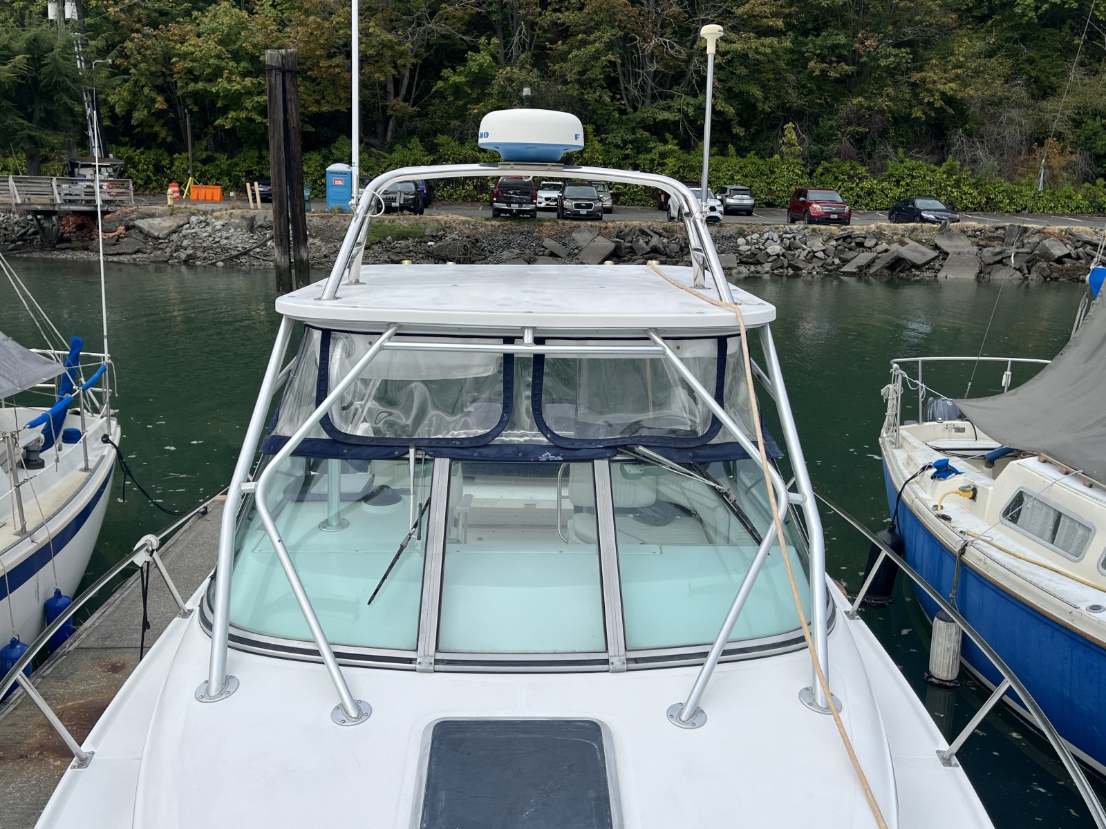 2001 Boston Whaler Conquest 28