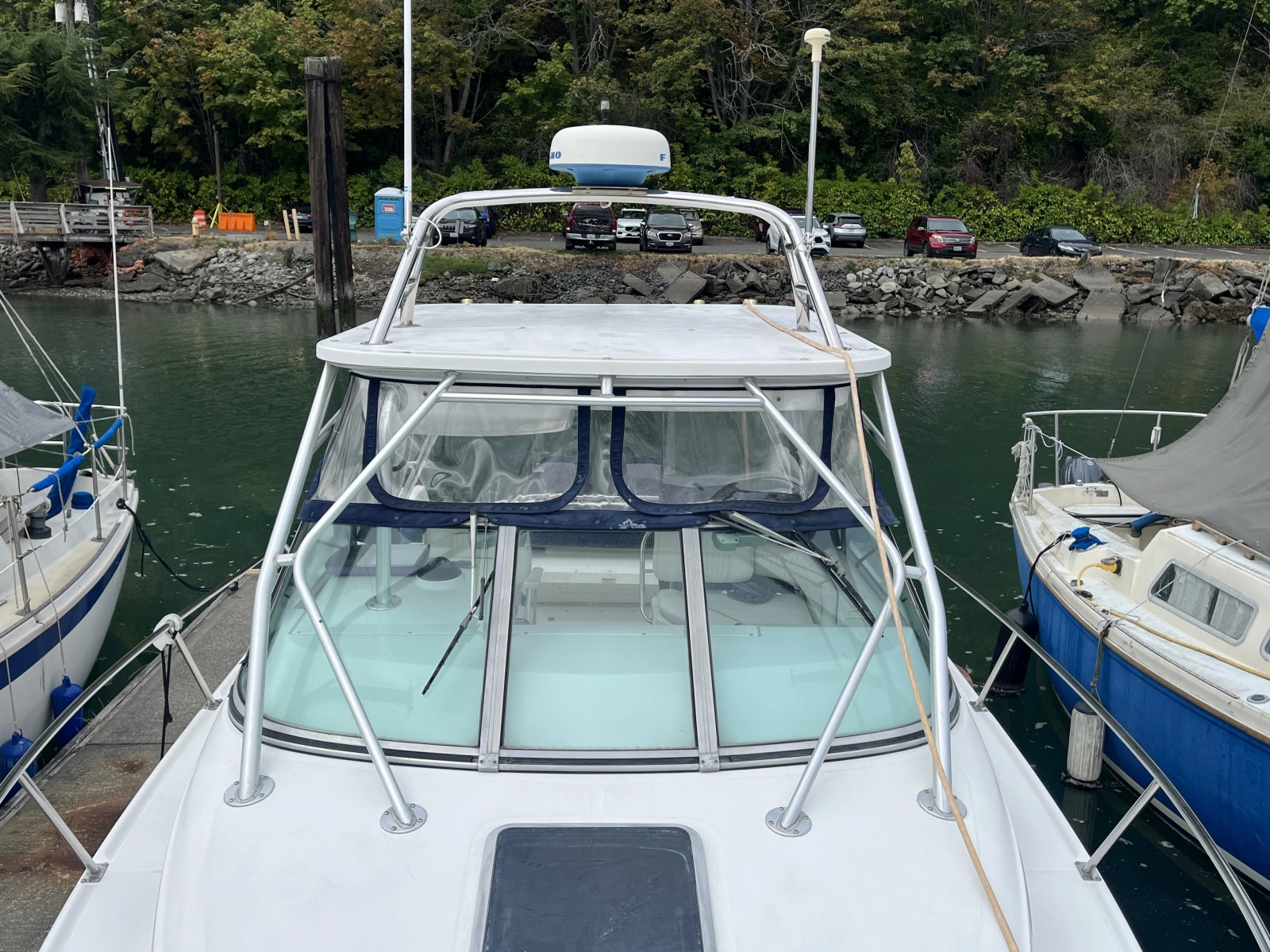 2001 Boston Whaler Conquest 28