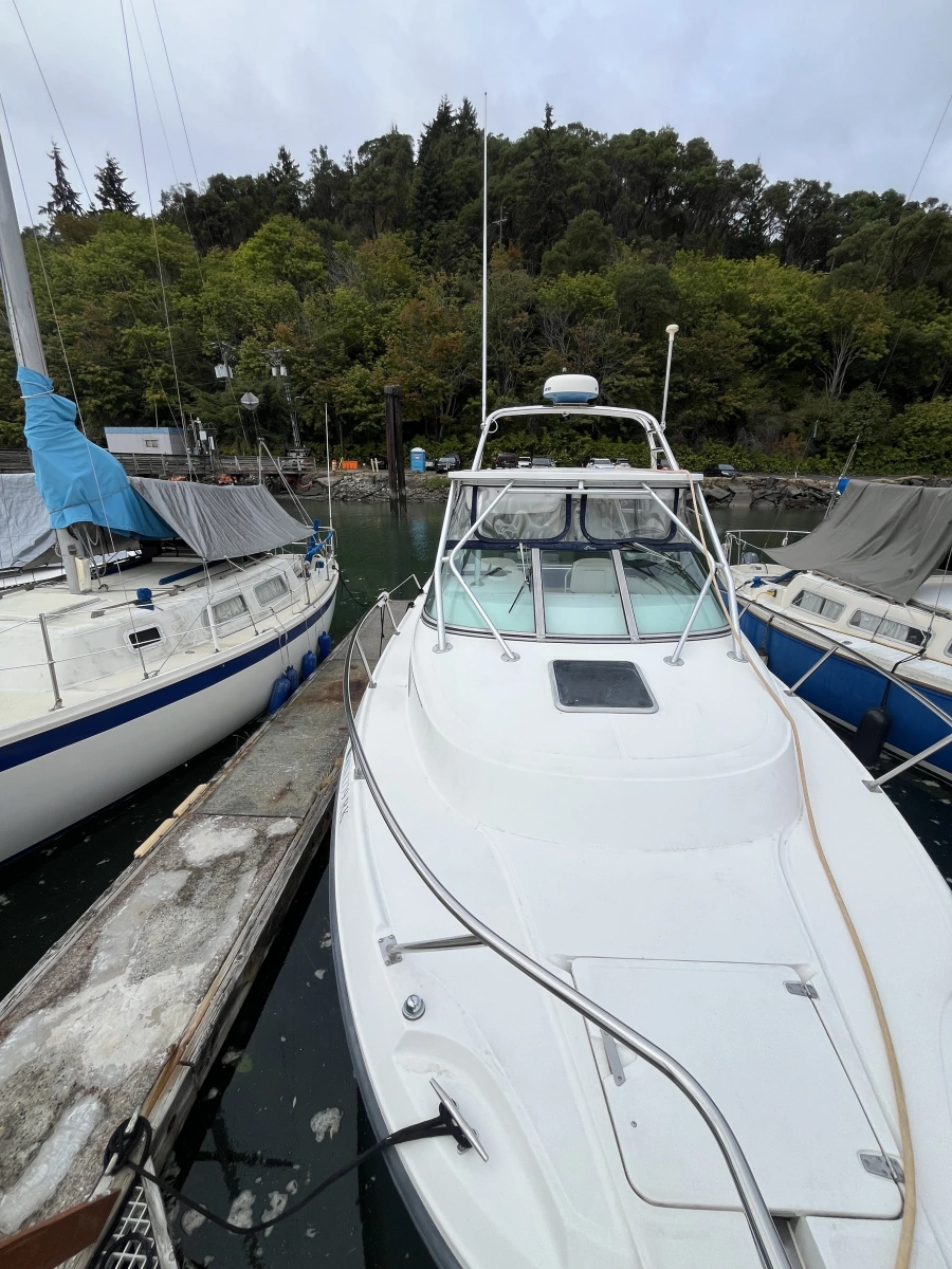 2001 Boston Whaler Conquest 28