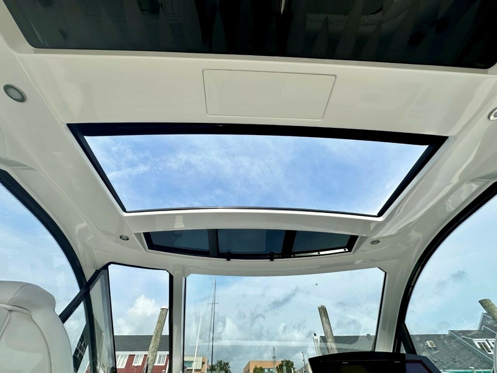 2022 Sea Ray 37 Sundancer 370 OB