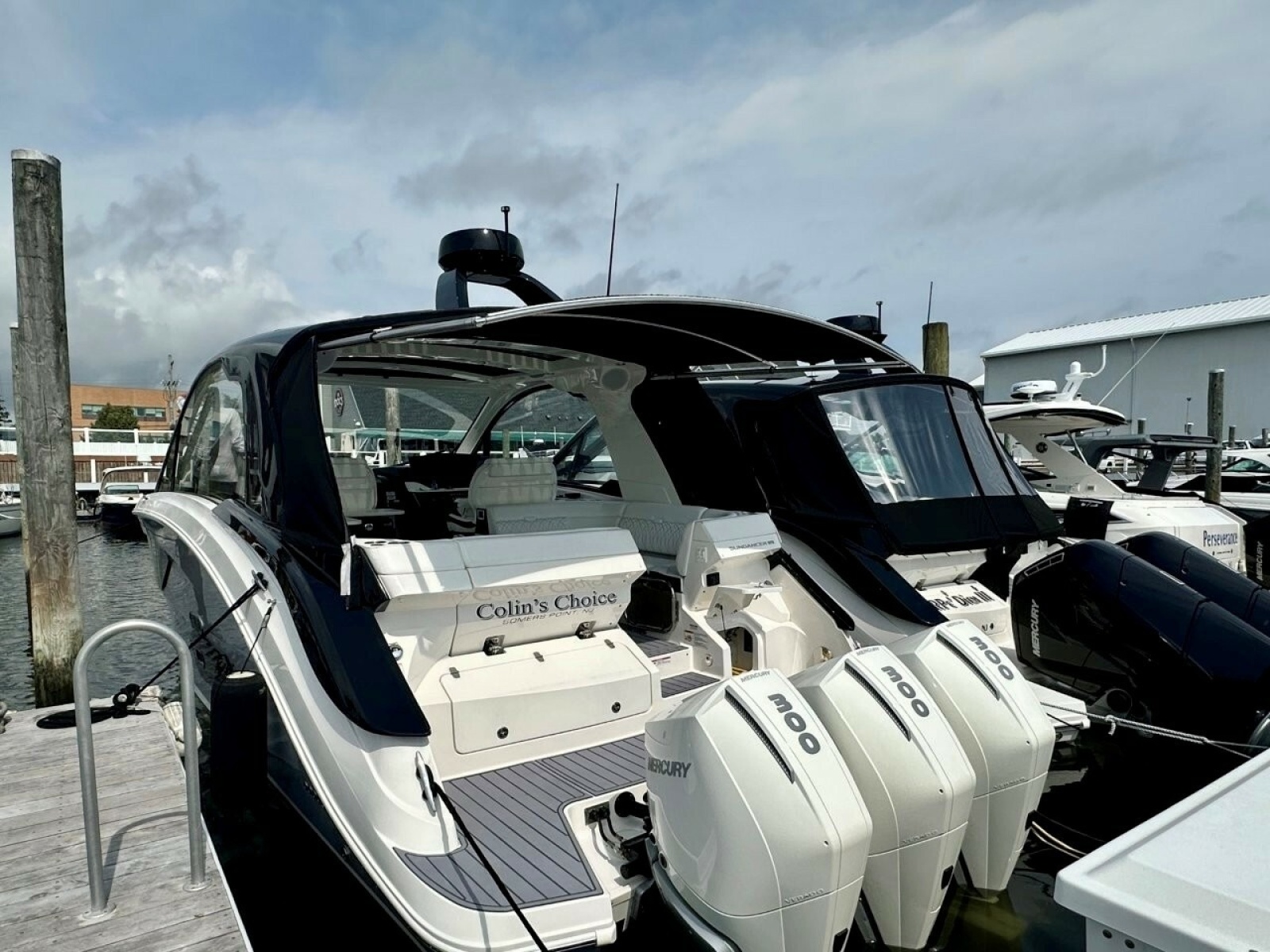 2022 Sea Ray 37 Sundancer 370 OB