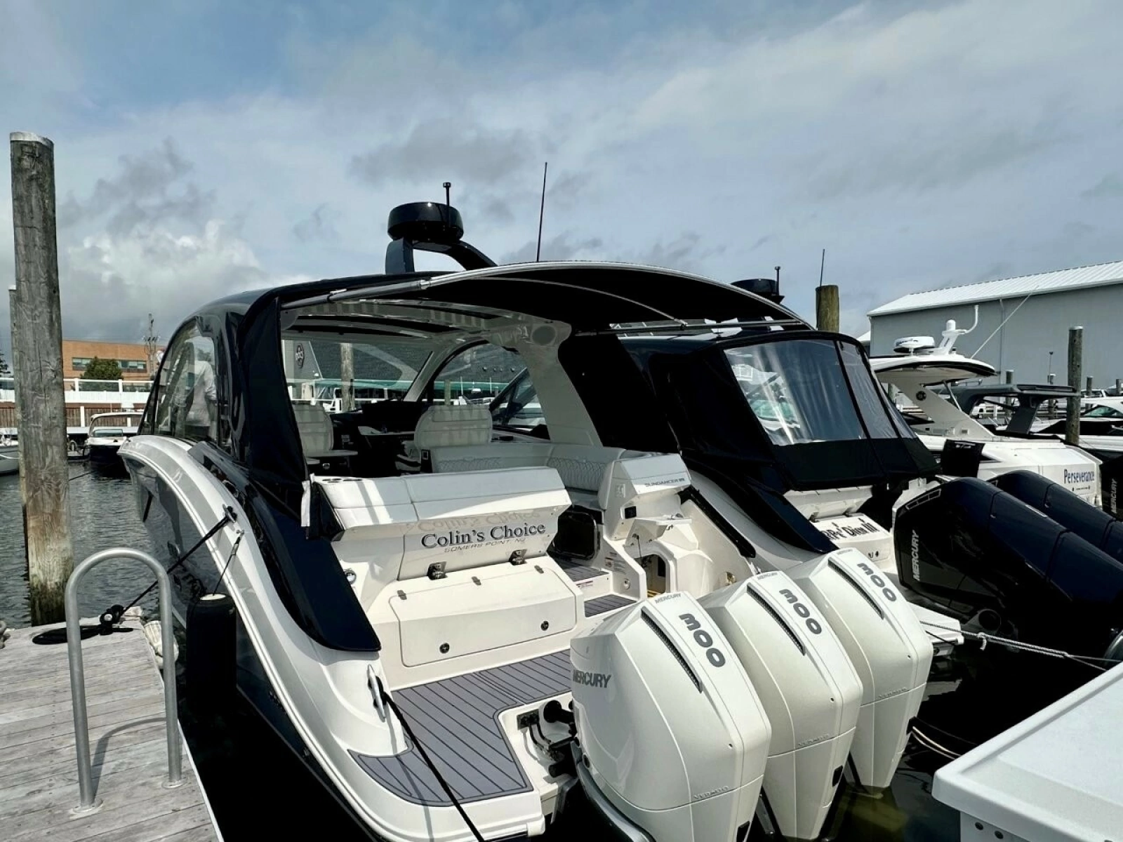 2022 Sea Ray 37 Sundancer 370 OB