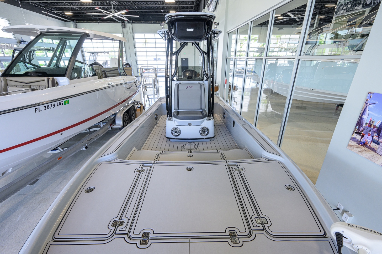 2017 Yellowfin 24 Bay CE