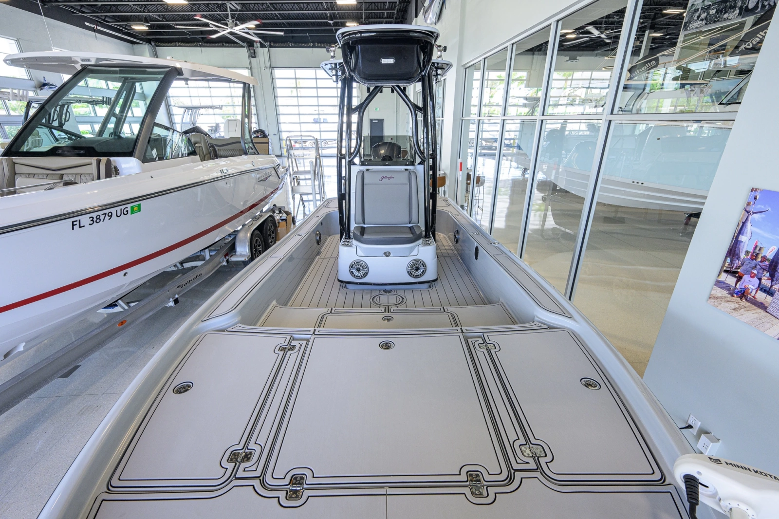 2017 Yellowfin 24 Bay CE