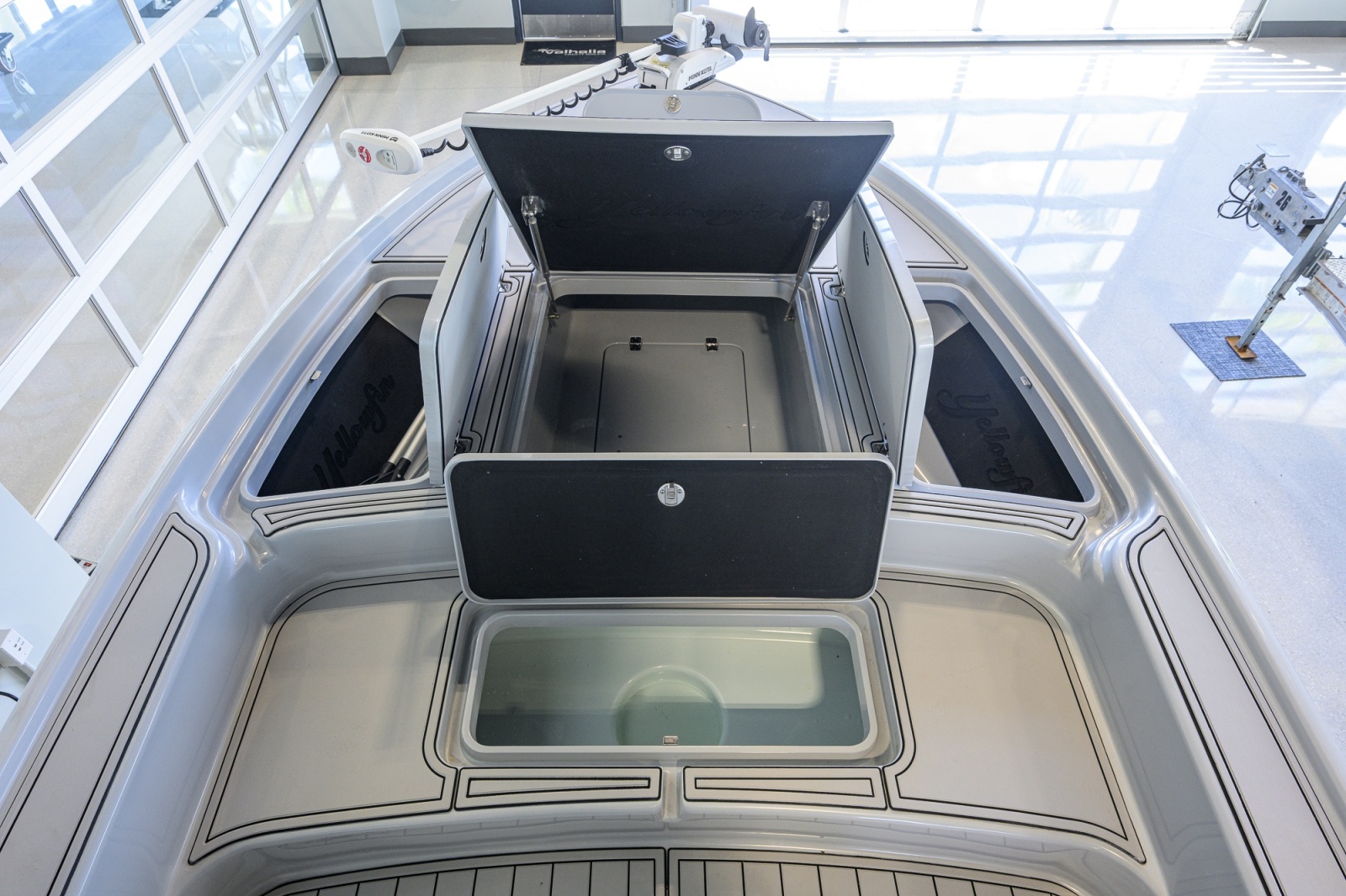 2017 Yellowfin 24 Bay CE