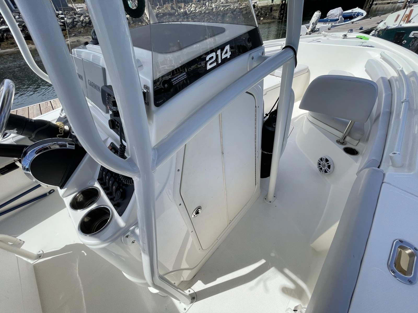 2023 Mako 214 CC