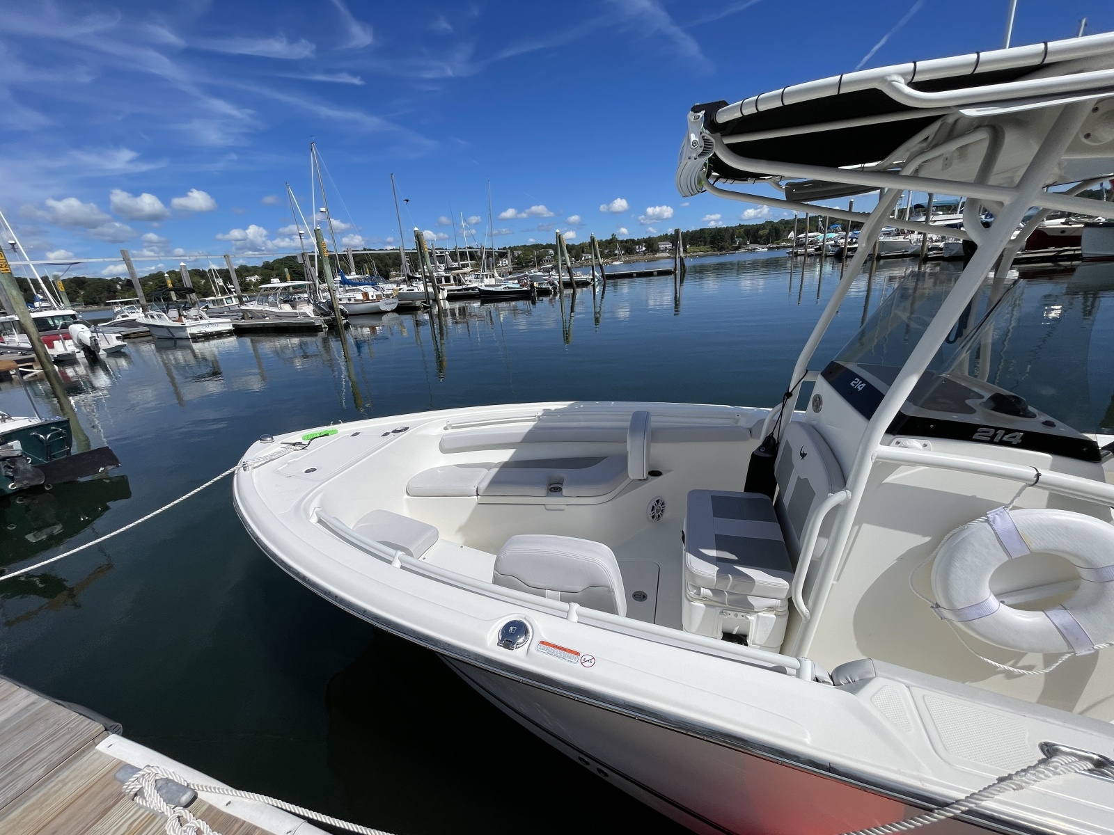 2023 Mako 214 CC