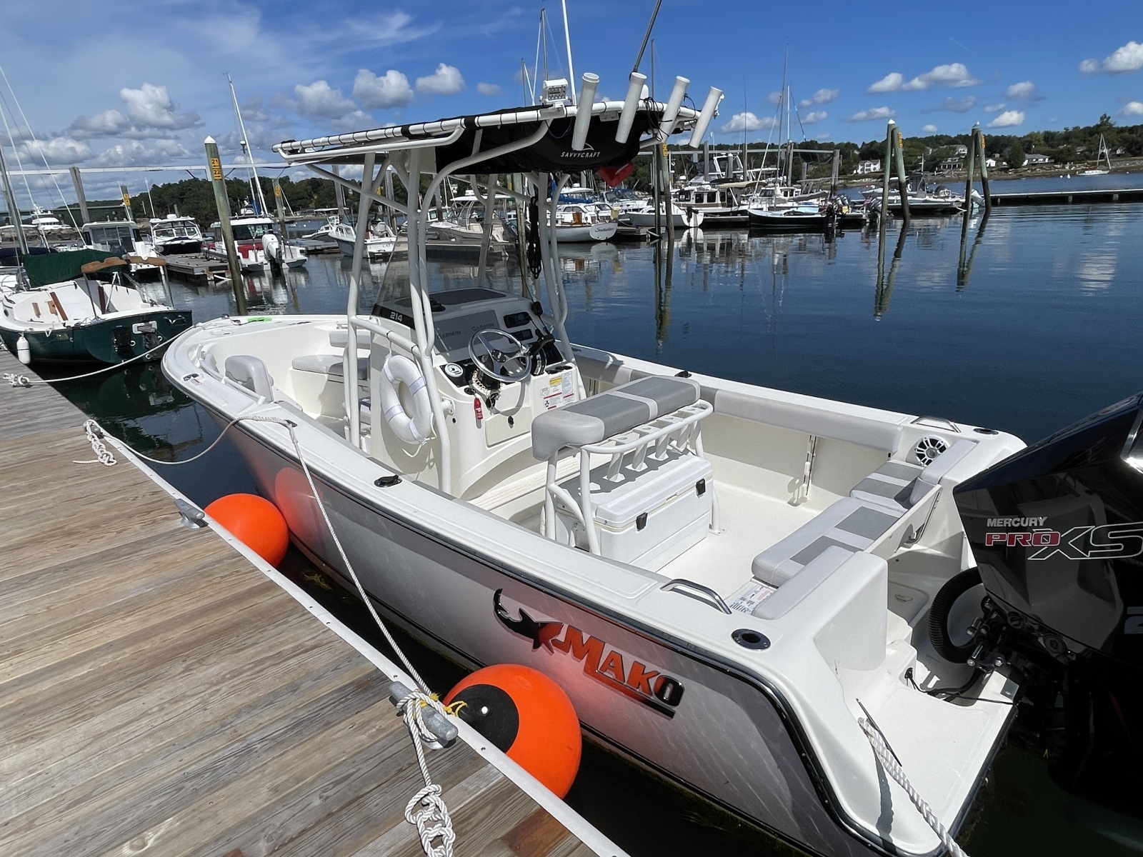 2023 Mako 214 CC
