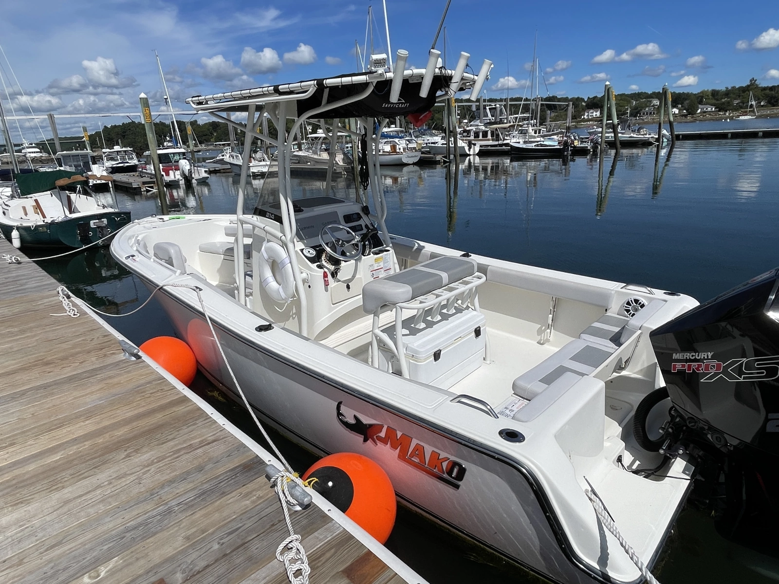 2023 Mako 214 CC