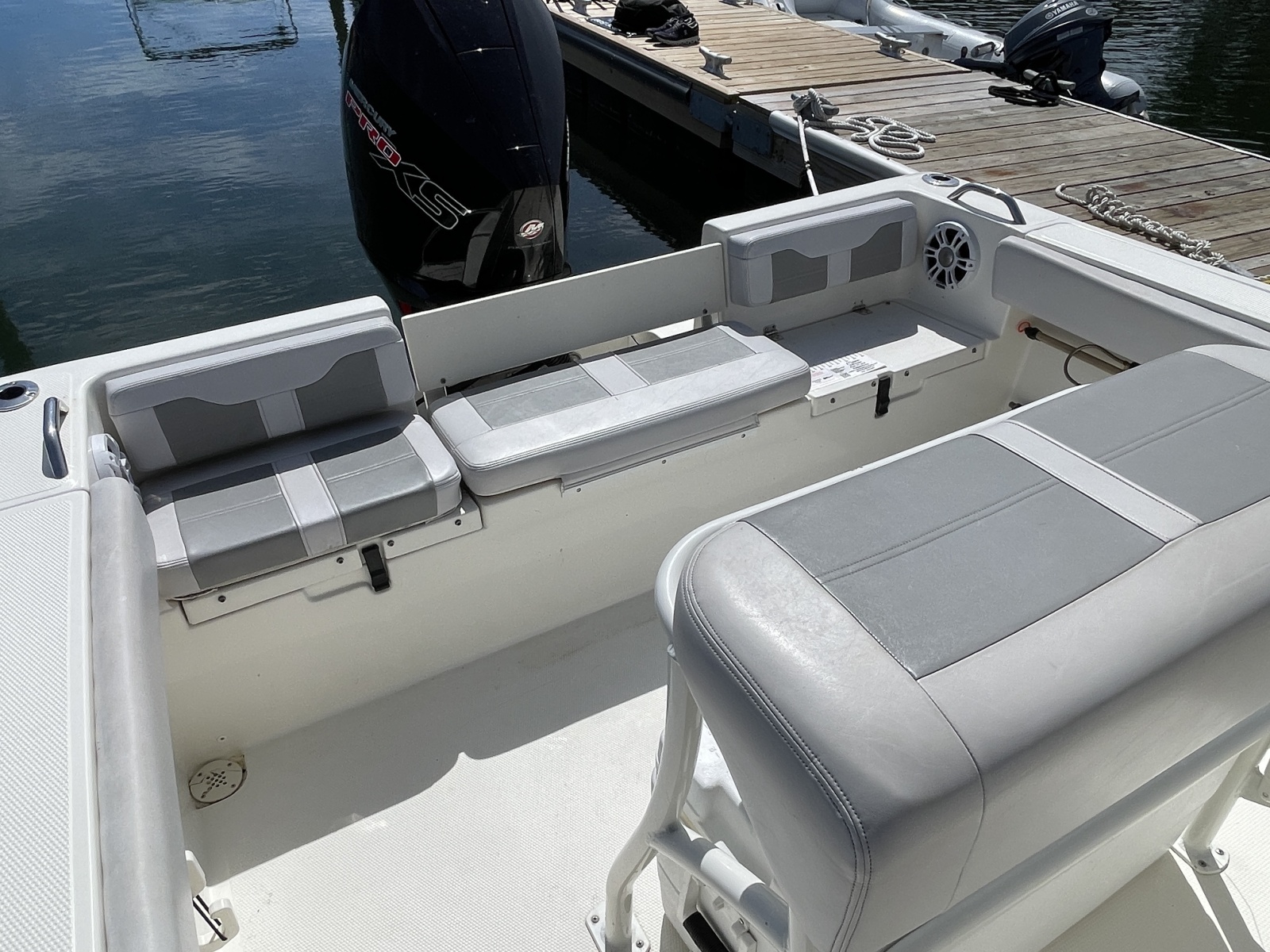 2023 Mako 214 CC