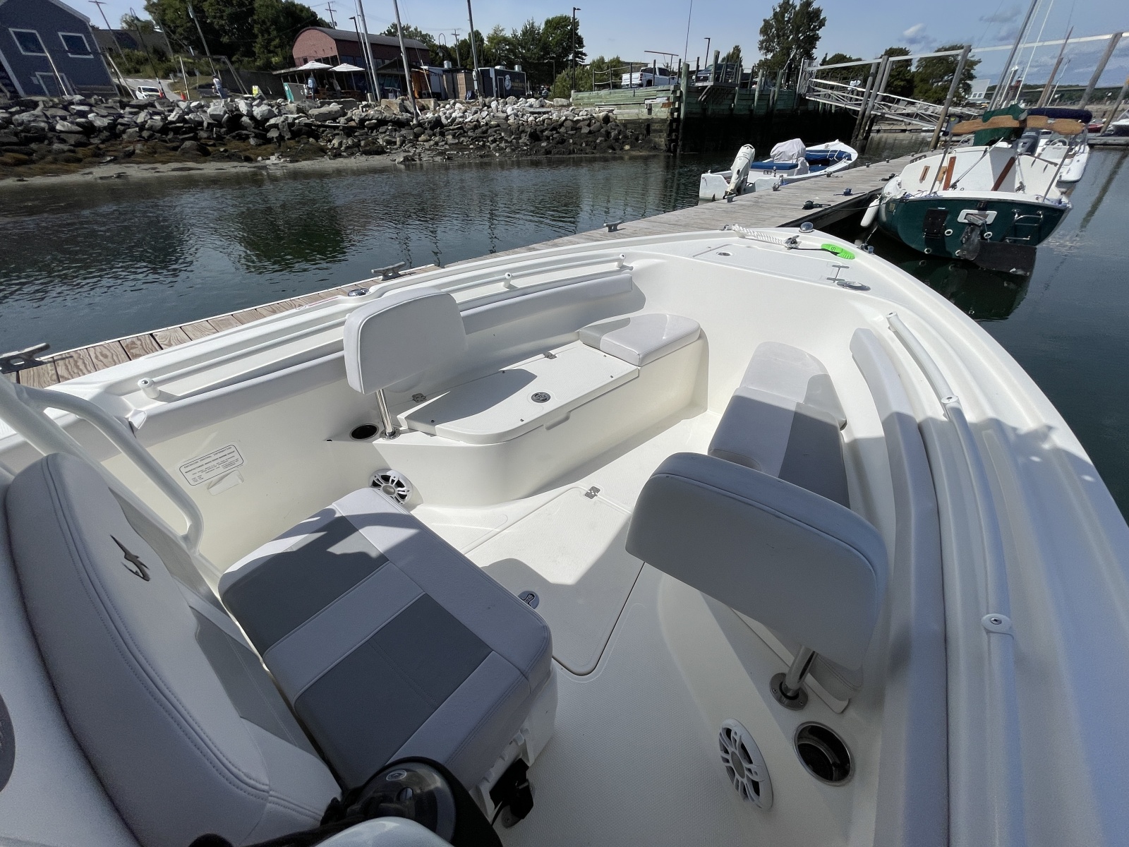 2023 Mako 214 CC