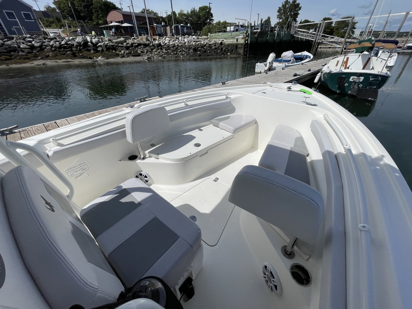 2023 Mako 214 CC