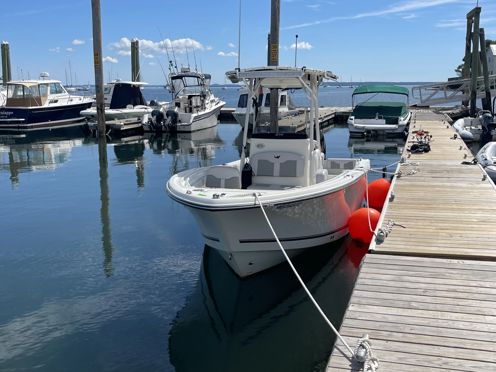 2023 Mako 214 CC