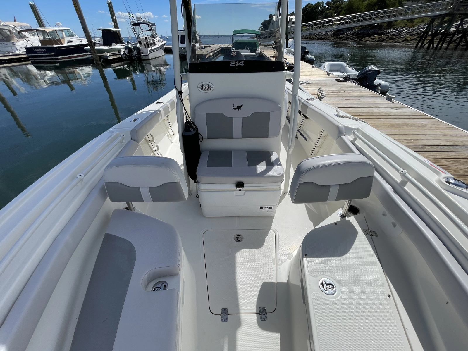 2023 Mako 214 CC