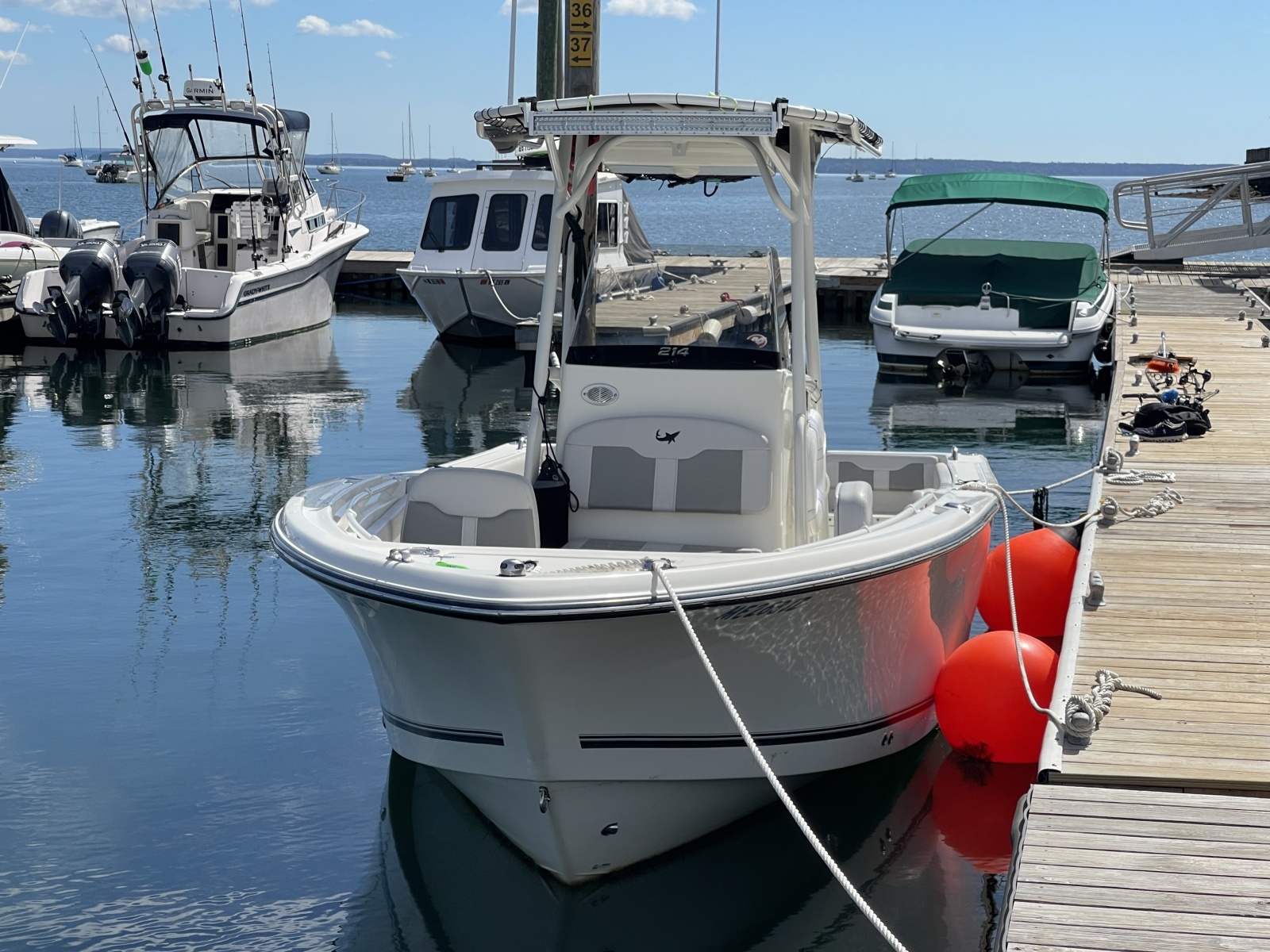 2023 Mako 214 CC