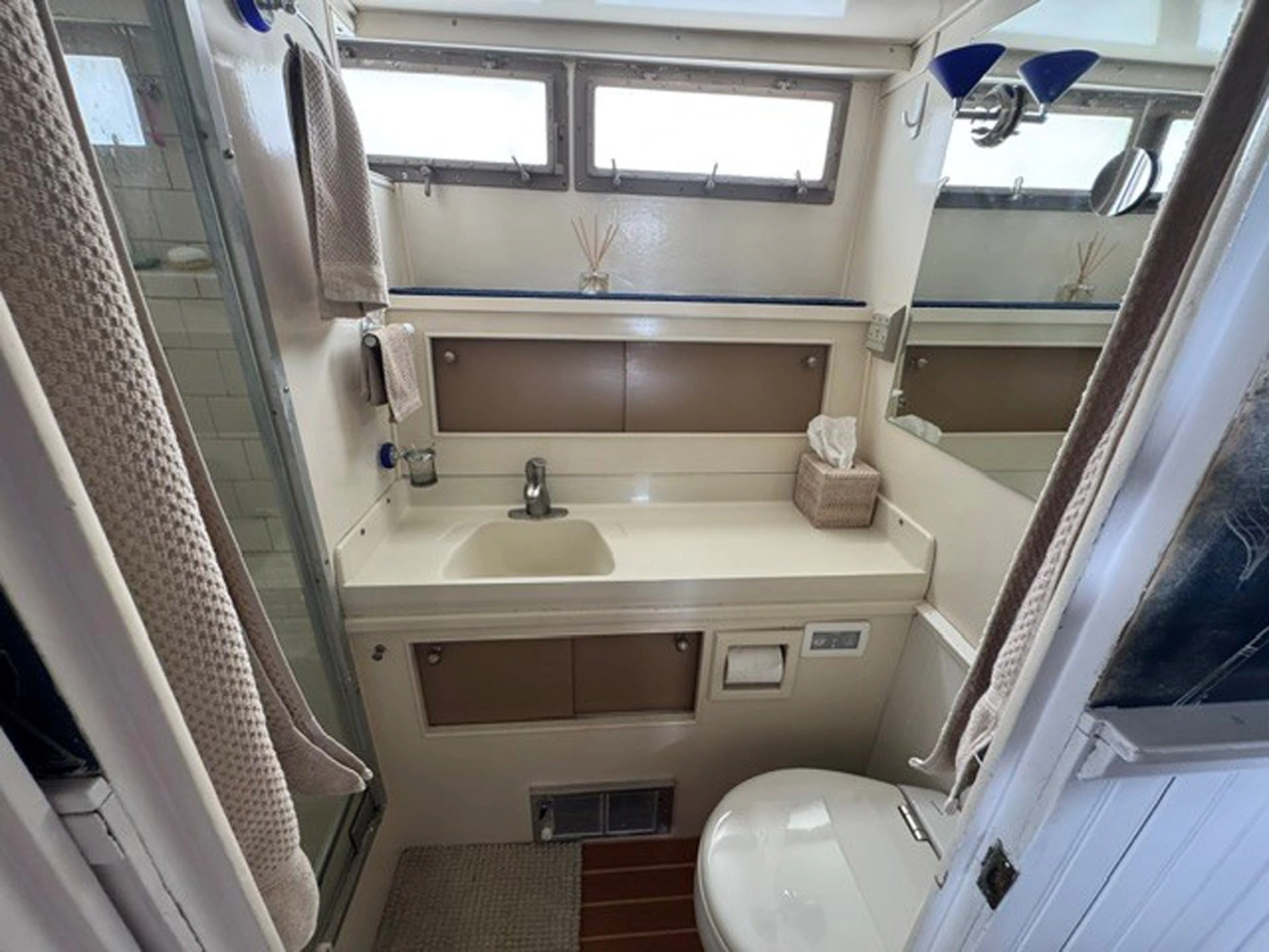 1968 Chris-Craft 47 Commander