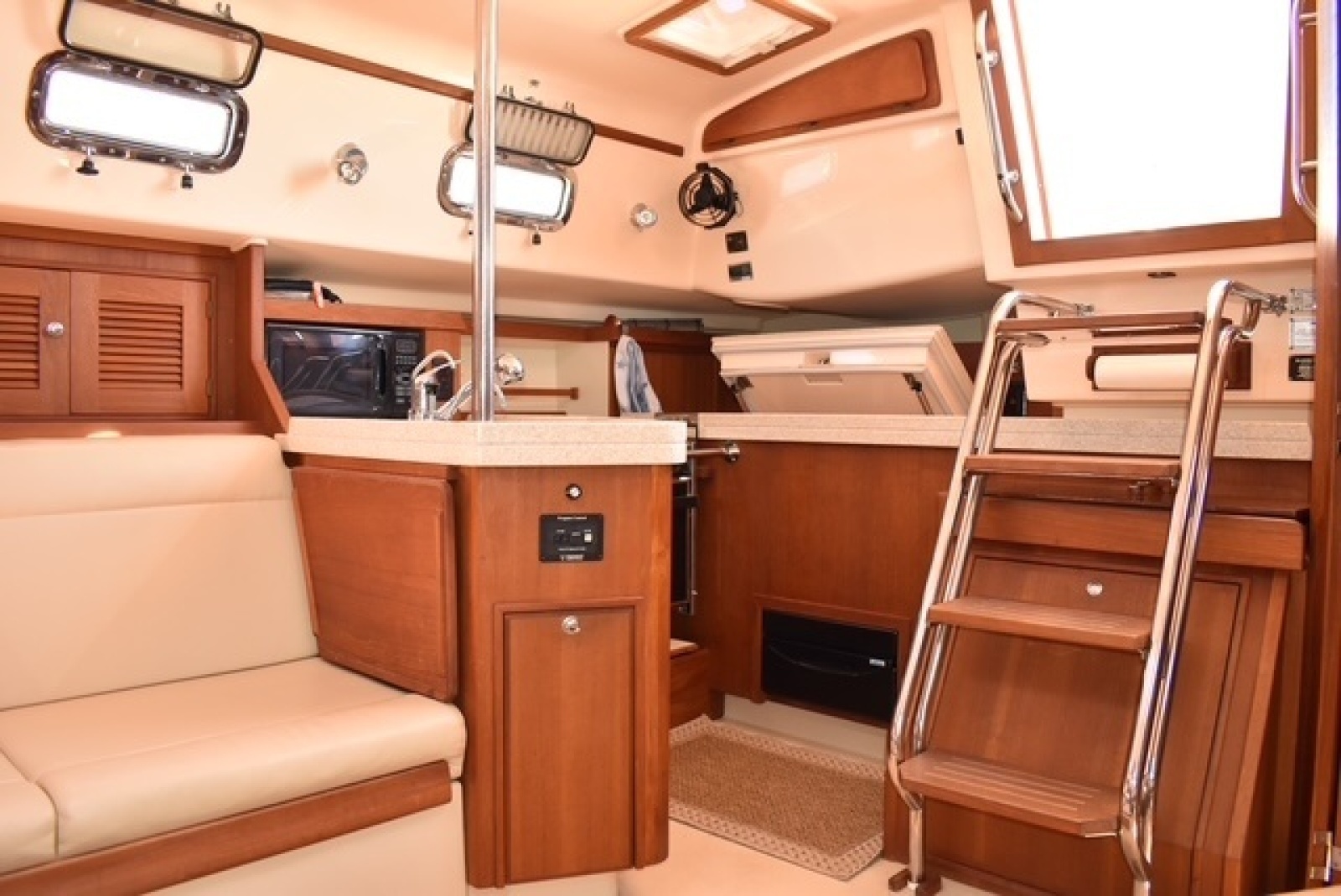 2004 Island Packet 370