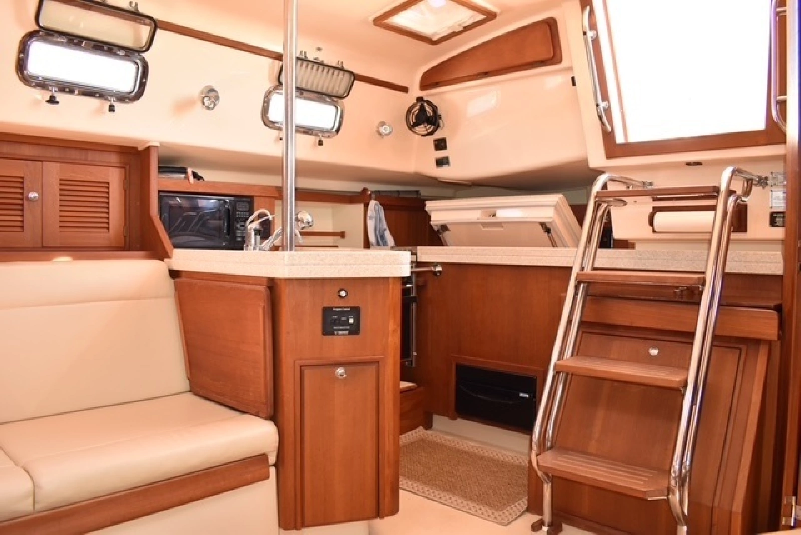 2004 Island Packet 370