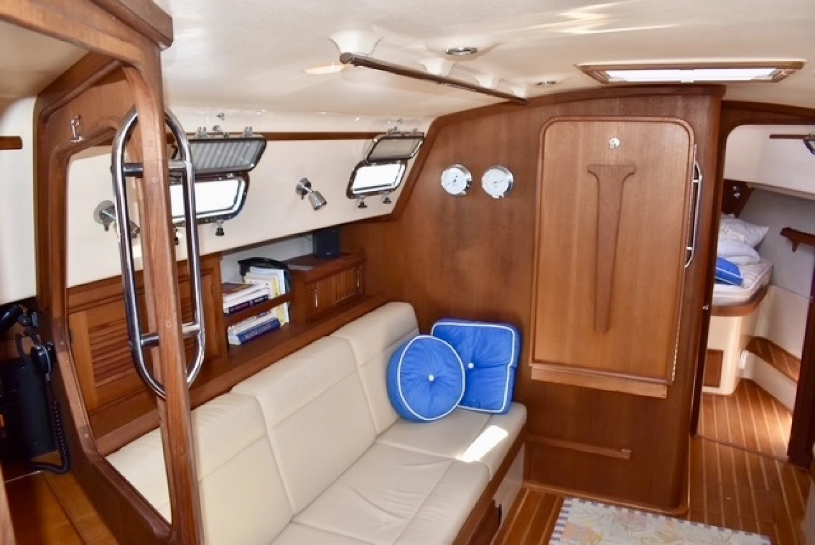 2004 Island Packet 370