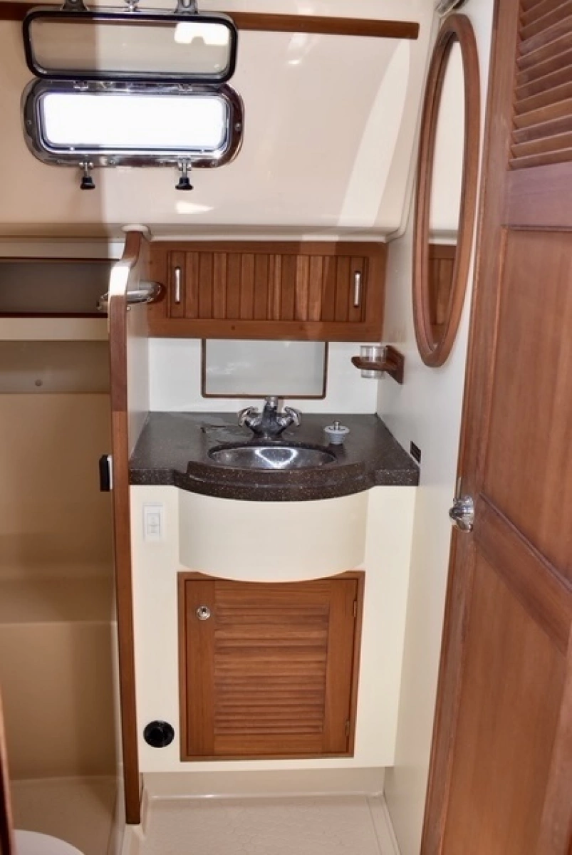 2004 Island Packet 370