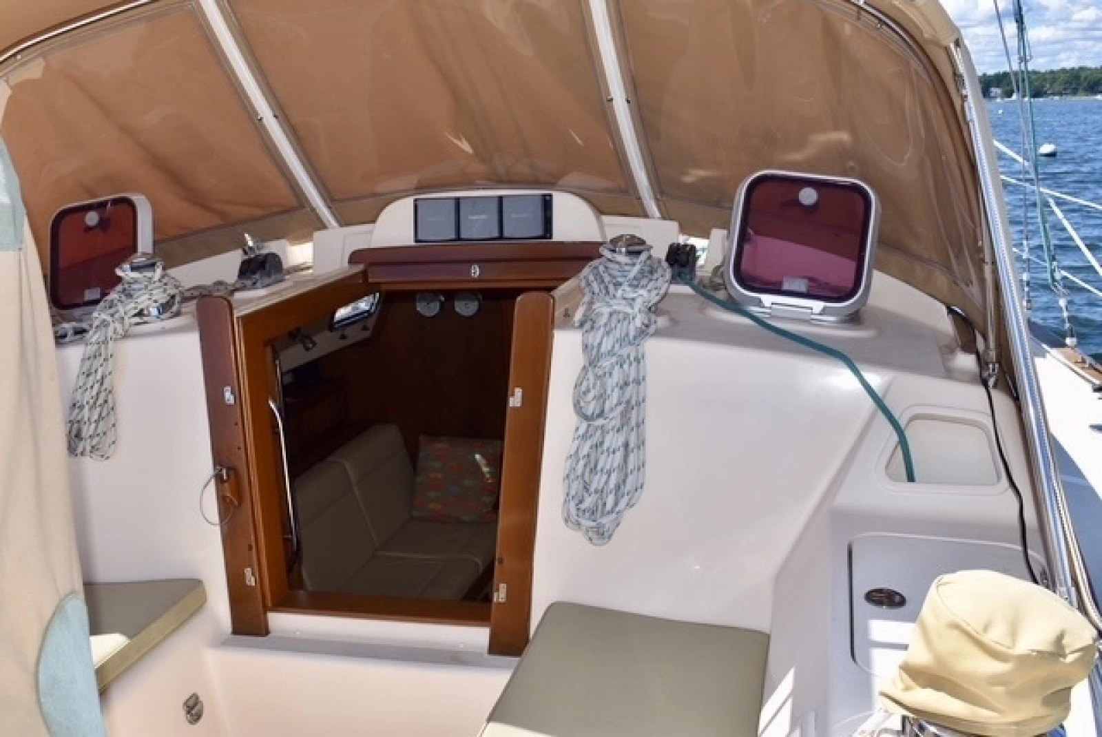 2004 Island Packet 370