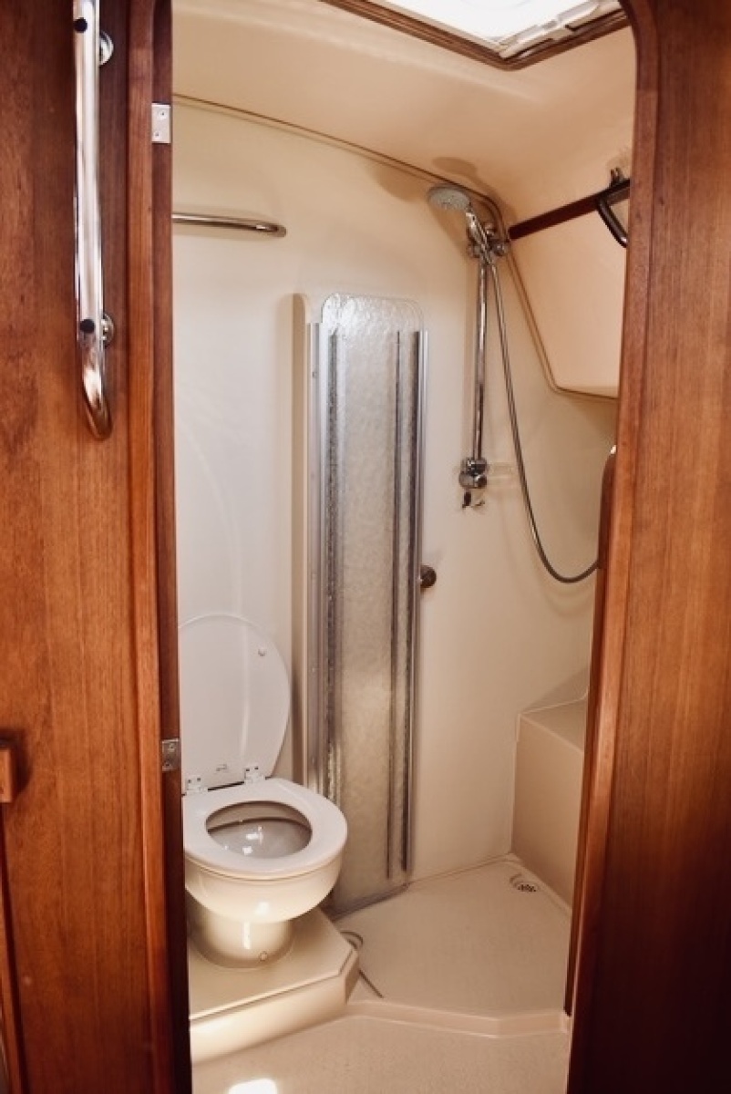 2004 Island Packet 370