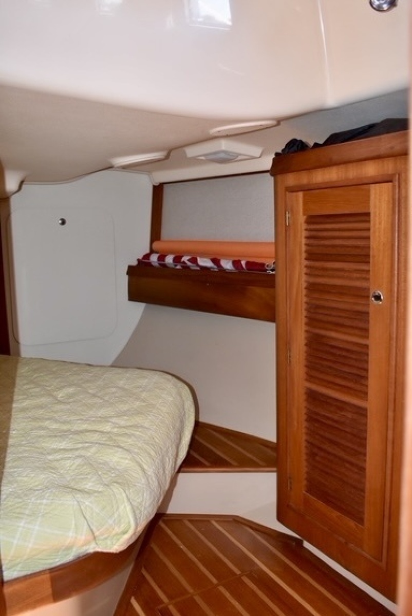 2004 Island Packet 370