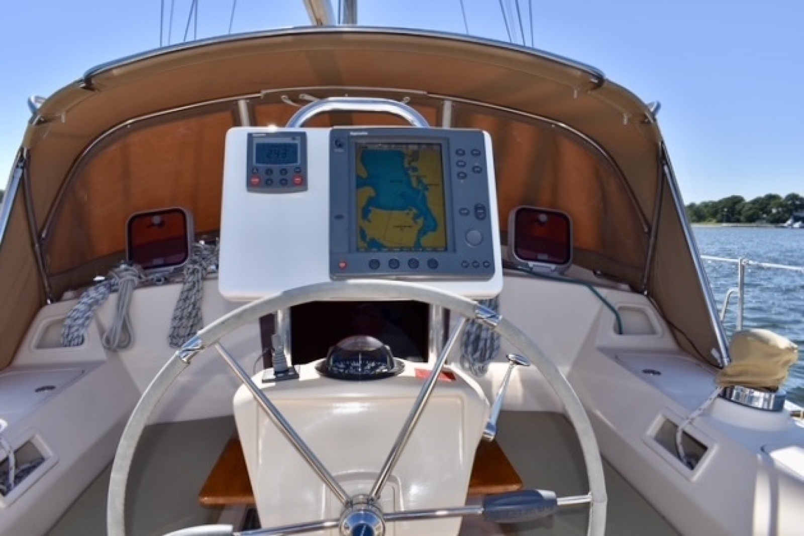 2004 Island Packet 370
