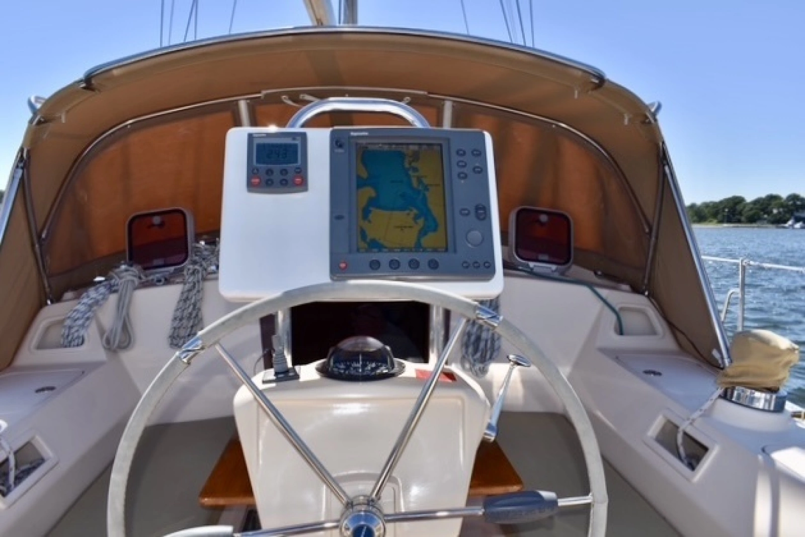 2004 Island Packet 370