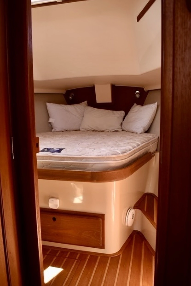 2004 Island Packet 370