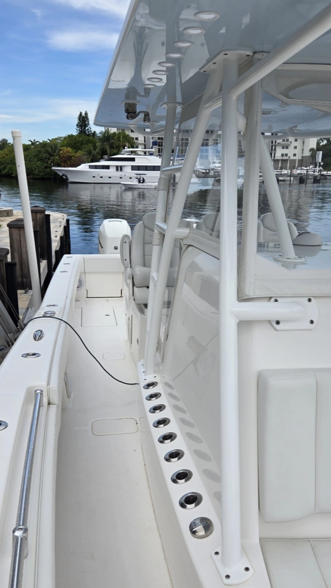 2018 Invincible 39 Open