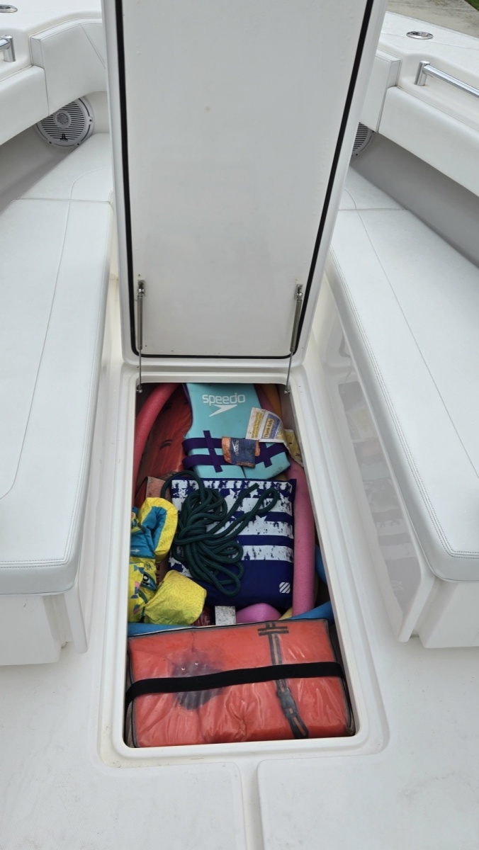 2018 Invincible 39 Open