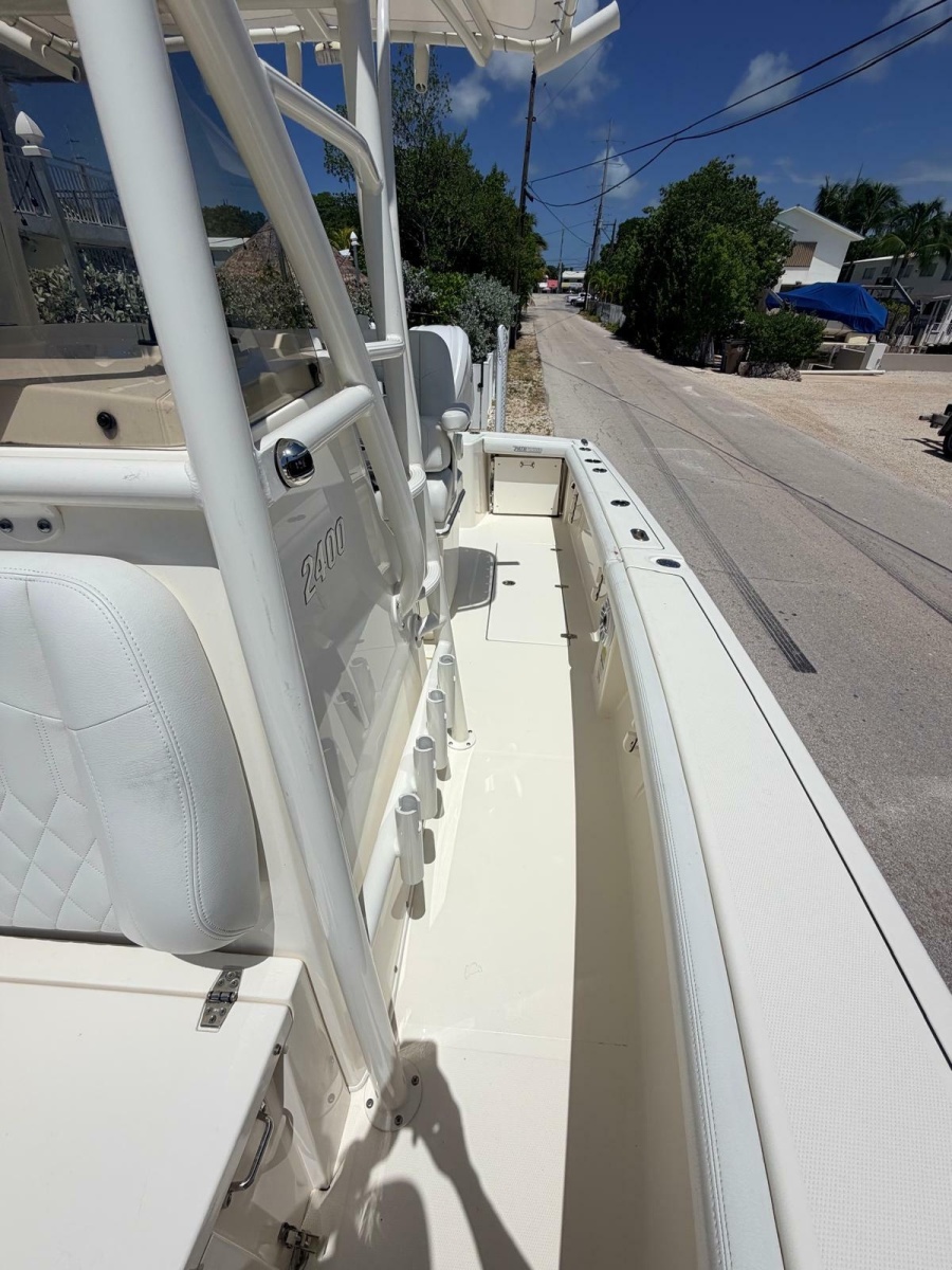 2024 Pathfinder 2400 Open
