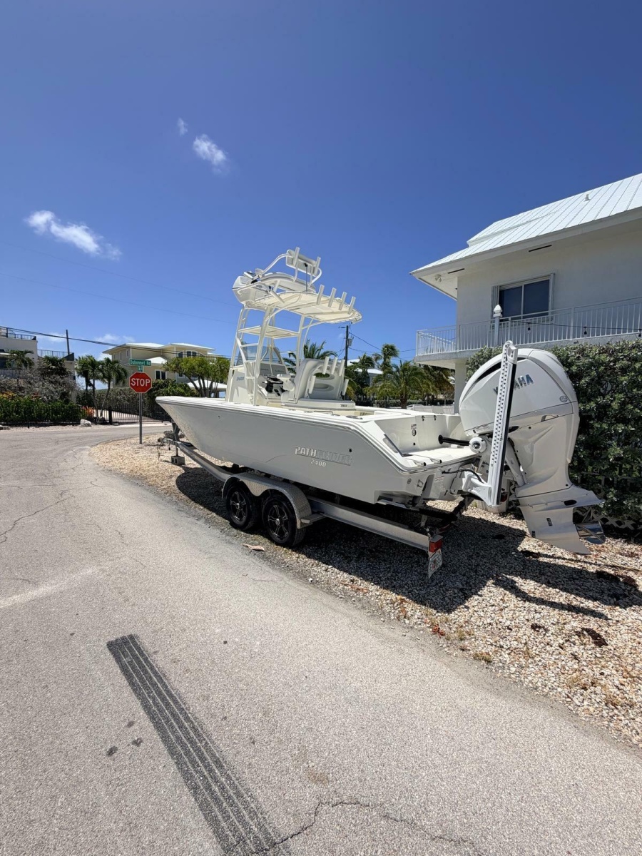 2024 Pathfinder 2400 Open