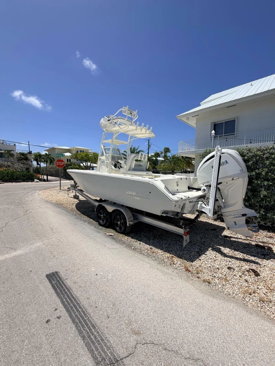 2024 Pathfinder 2400 Open