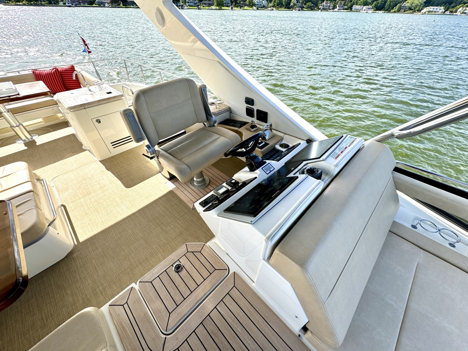 2017 Sea Ray L650 Fly