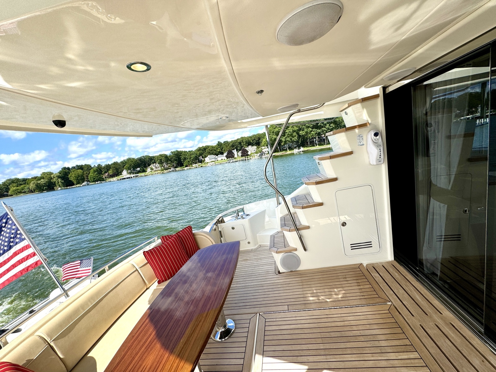 2017 Sea Ray L650 Fly