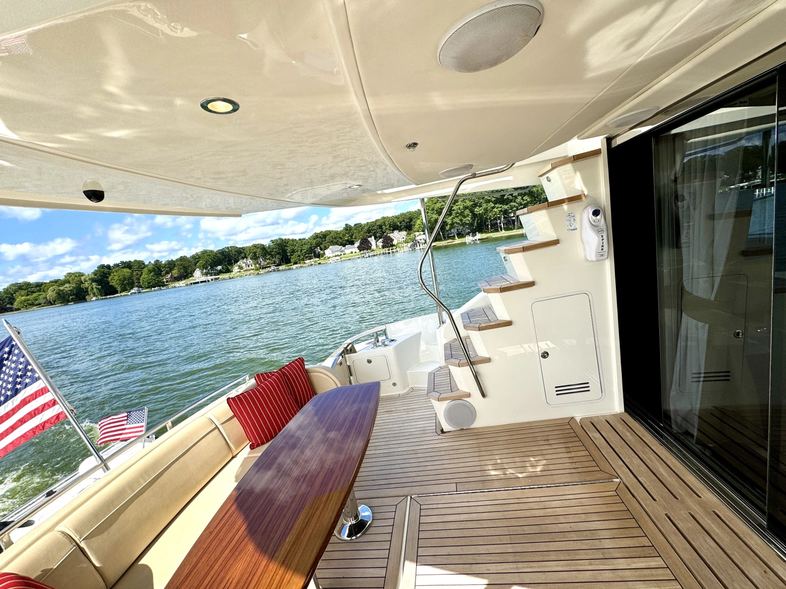 2017 Sea Ray L650 Fly