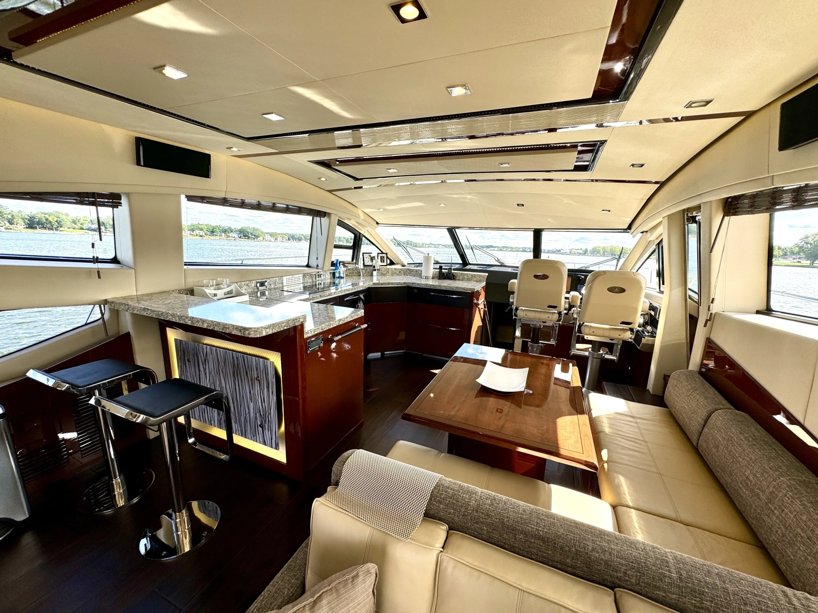 2017 Sea Ray L650 Fly