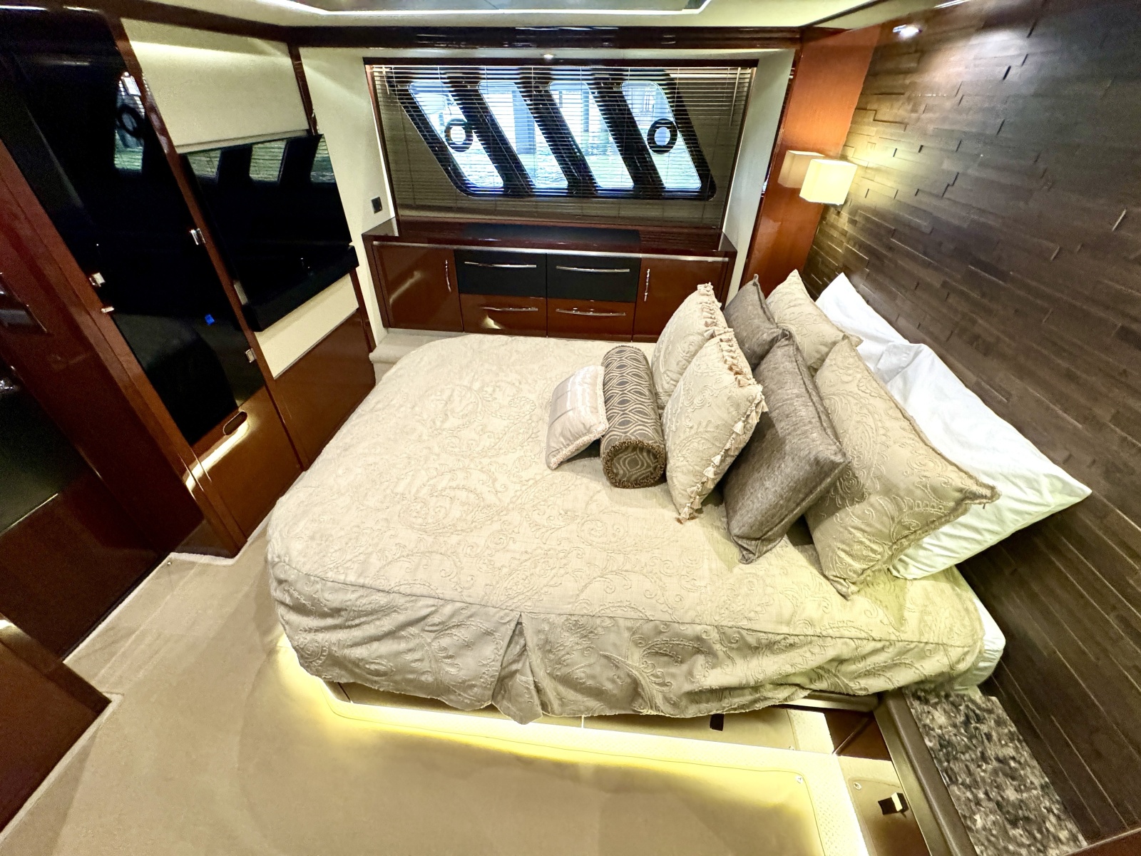 2017 Sea Ray L650 Fly