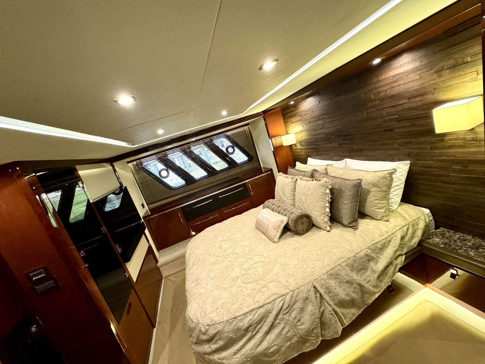 2017 Sea Ray L650 Fly