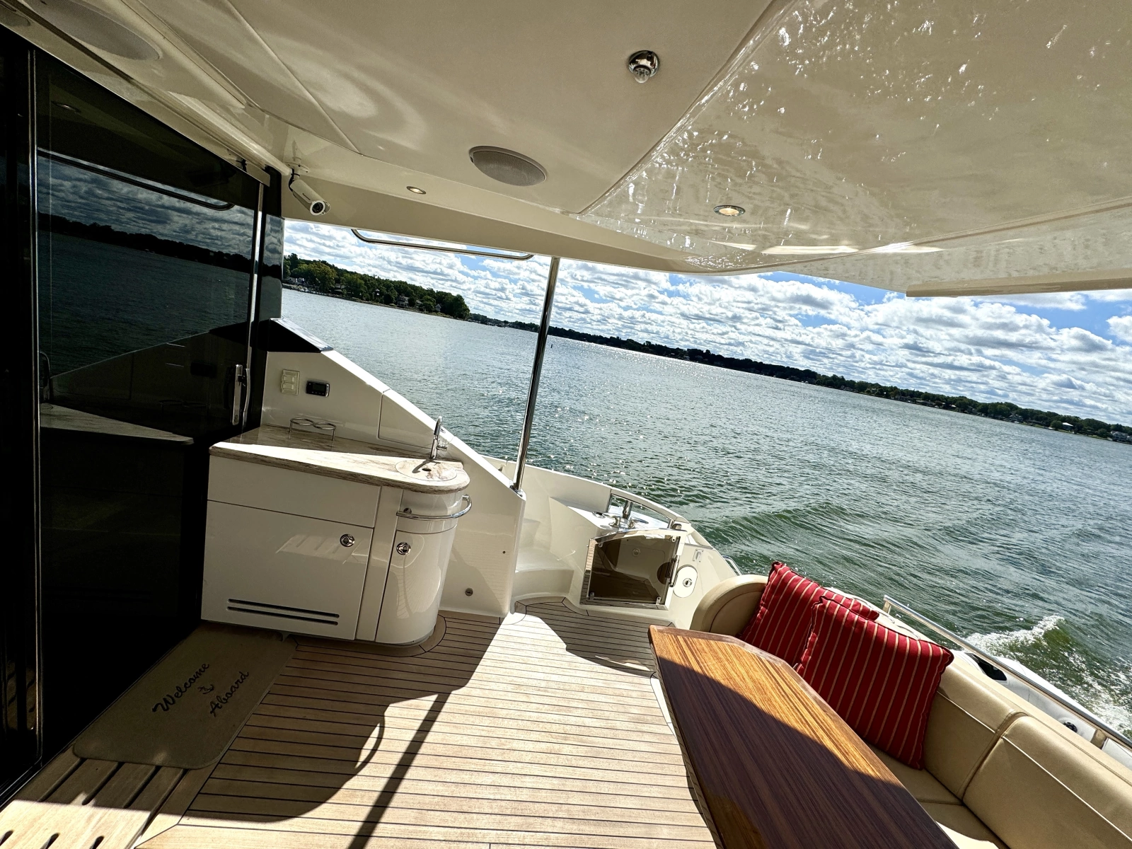 2017 Sea Ray L650 Fly
