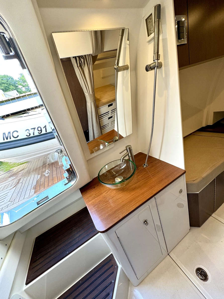 2017 Sea Ray L650 Fly