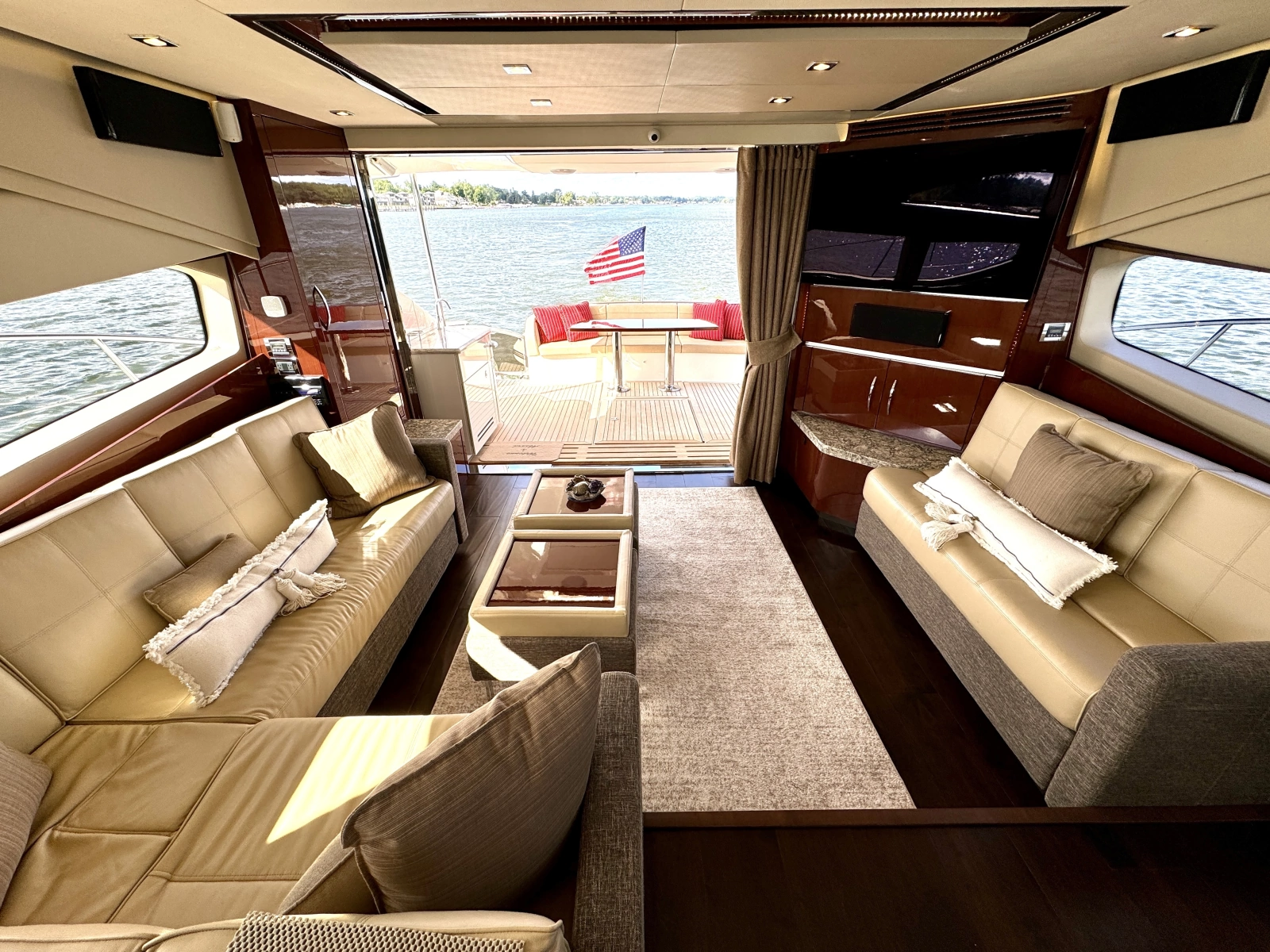 2017 Sea Ray L650 Fly