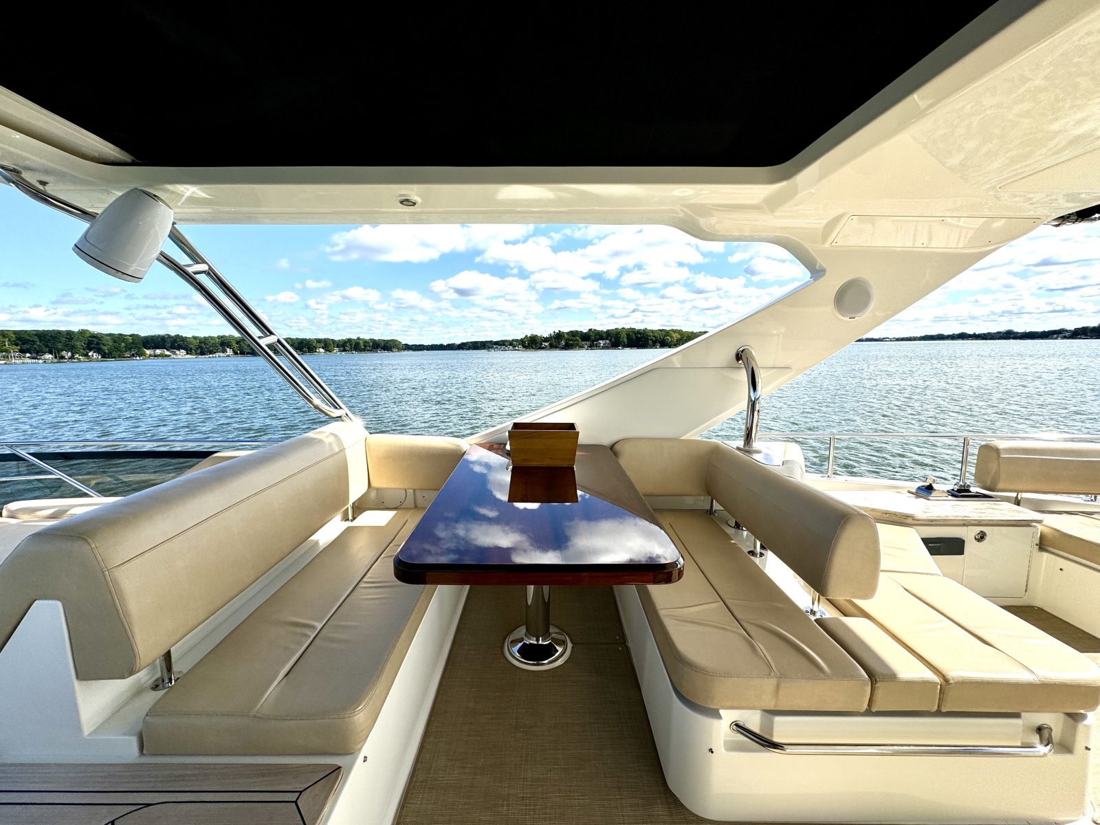 2017 Sea Ray L650 Fly