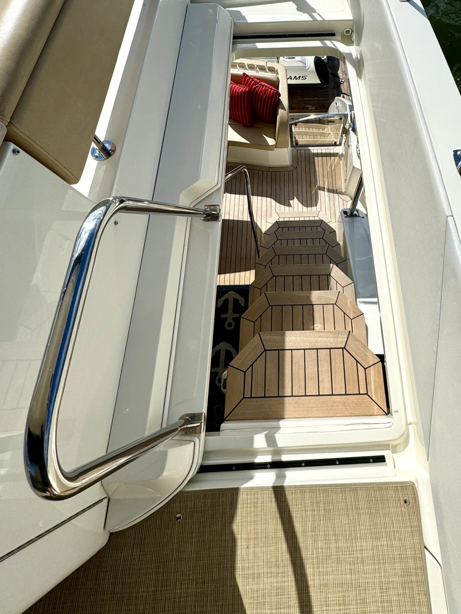 2017 Sea Ray L650 Fly
